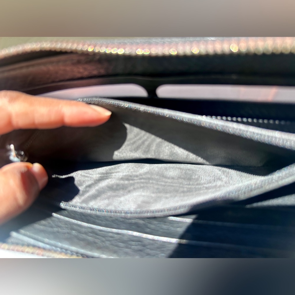 GUCCI Pebbled Leather Zip Around Wallet Black 332747 - Picture 10 of 11